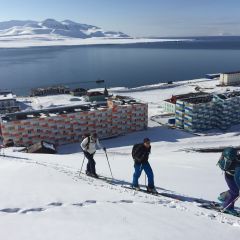 © Edward Bekker - Ski & Sail Spitsbergen Skitouring above Barentzburg Svalbard Spitsbergen
