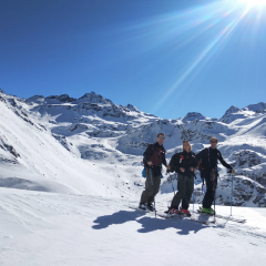 Powderhound freeride backcountry skiing Chamonix